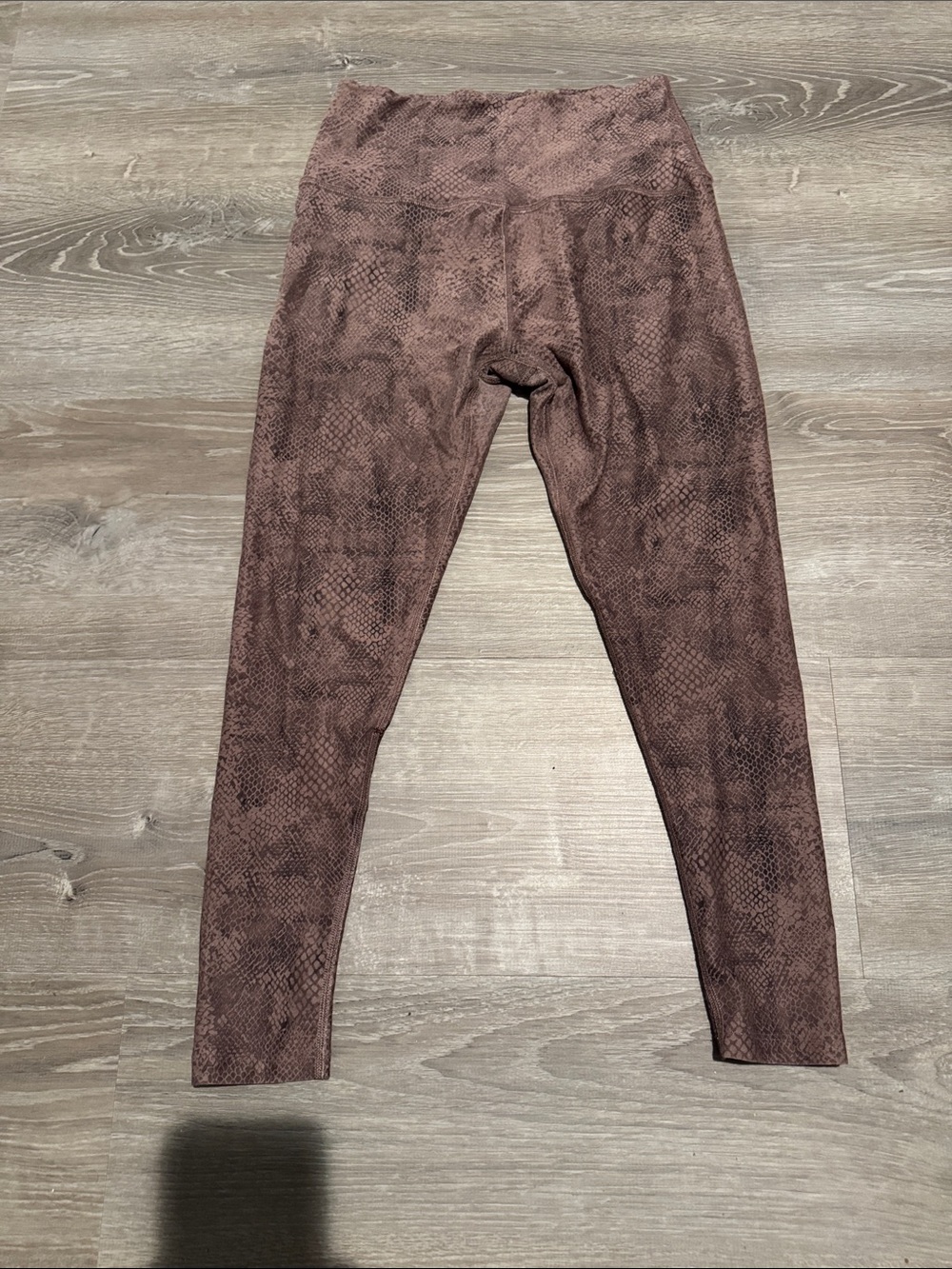 High-Waist Mauve Snake-Print Leggings